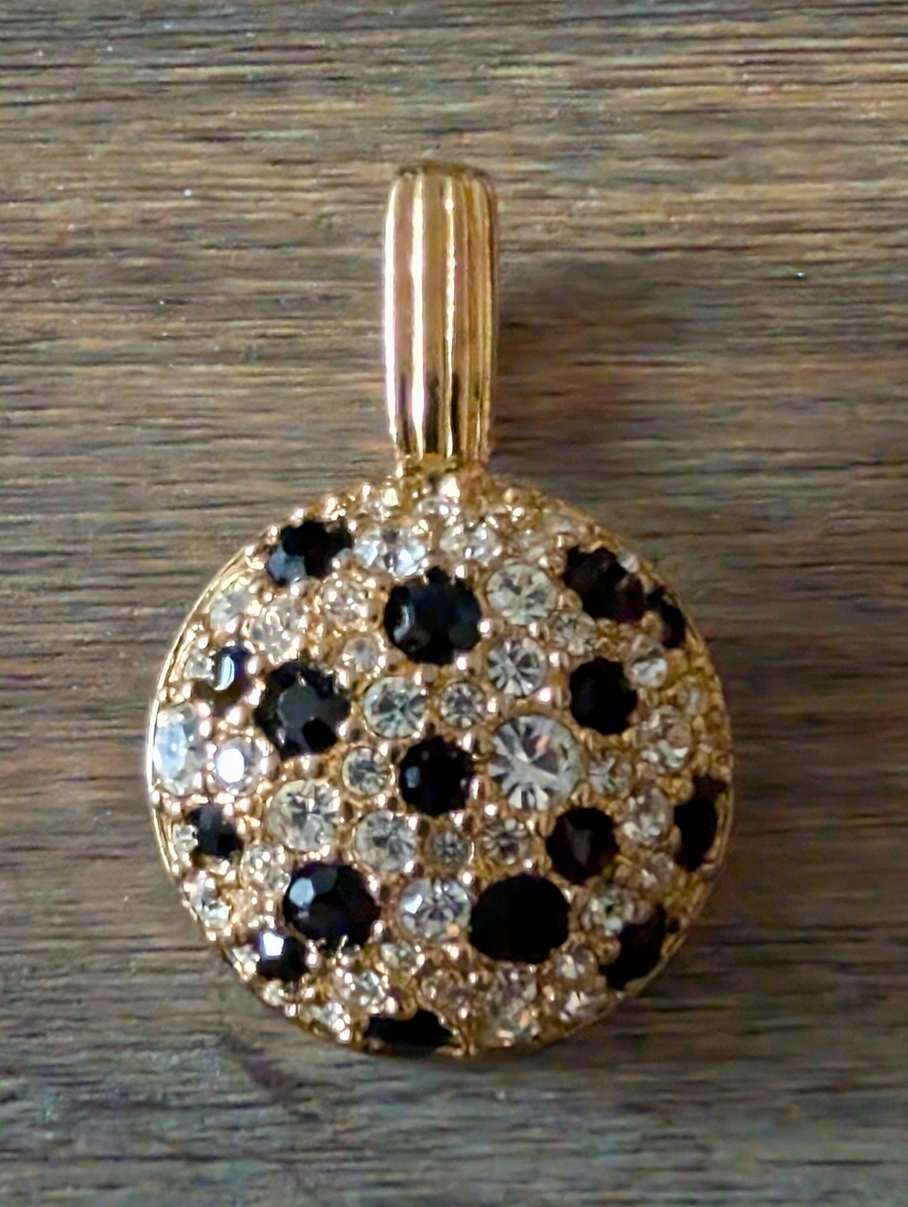 SWAROVSKI PENDANT SIGNED VINTAGE JEWELRY SWAN GOLD TONE WHITE BLACK CRYSTALS